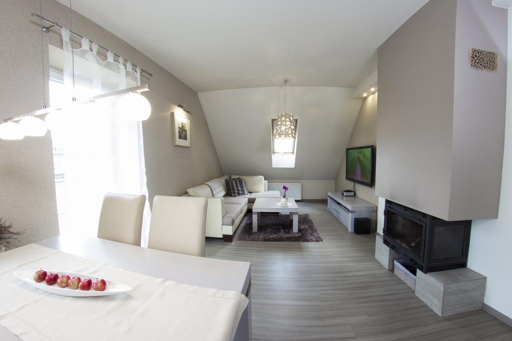 Modern Apartment Auschwitz Kamer foto