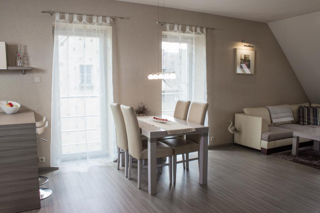 Modern Apartment Auschwitz Kamer foto